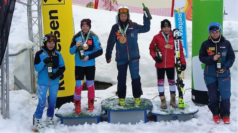 Steirische Slalom -Schülermeisterin  U13-U14  Vici Gruber!  5.Platz Kerstin Wolfger.jpg